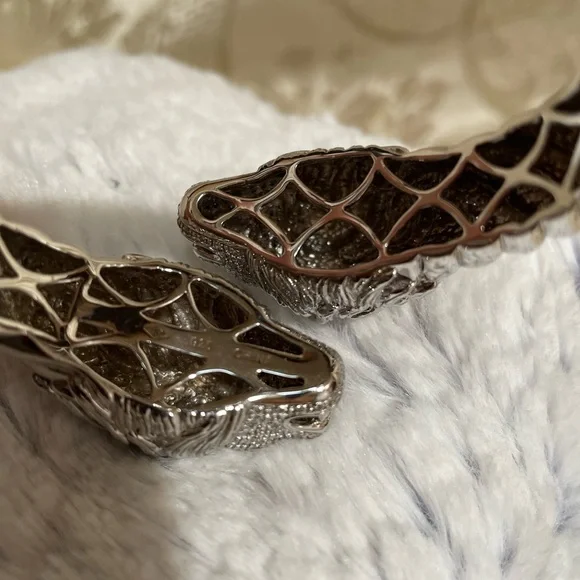 Sterling silver 925 Diamond accents Loins Heads bracelet Hefty in weight - Picture 8 of 11